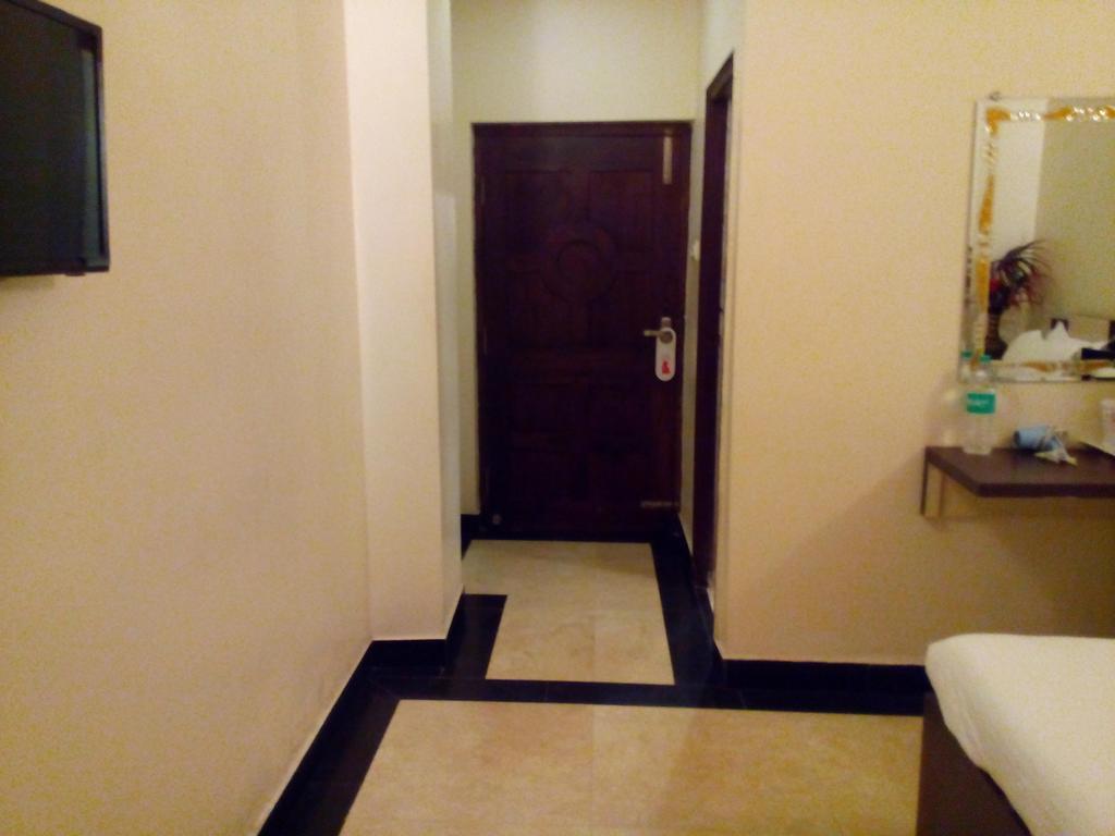 Divine Destination Hotel Varanasi Exterior foto