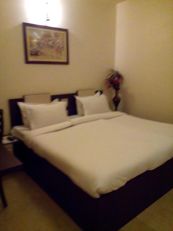 Divine Destination Hotel Varanasi Exterior foto