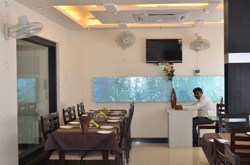 Divine Destination Hotel Varanasi Exterior foto
