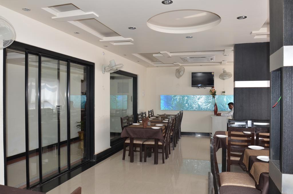 Divine Destination Hotel Varanasi Exterior foto
