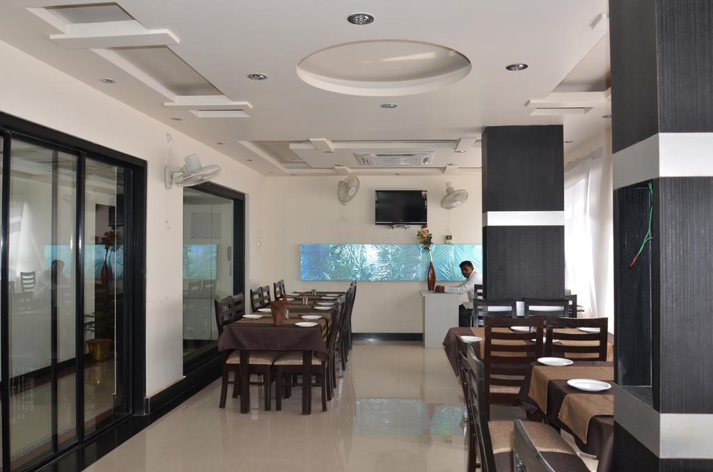 Divine Destination Hotel Varanasi Exterior foto