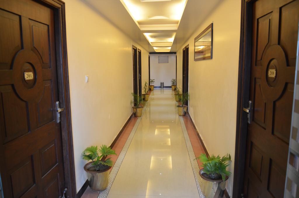 Divine Destination Hotel Varanasi Exterior foto