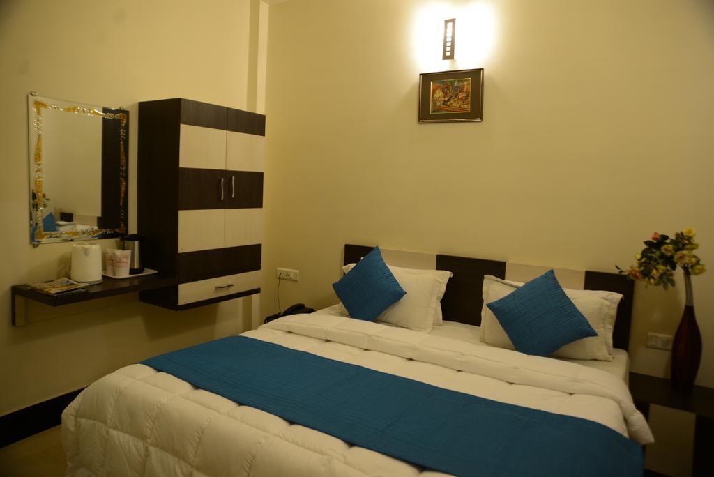 Divine Destination Hotel Varanasi Exterior foto