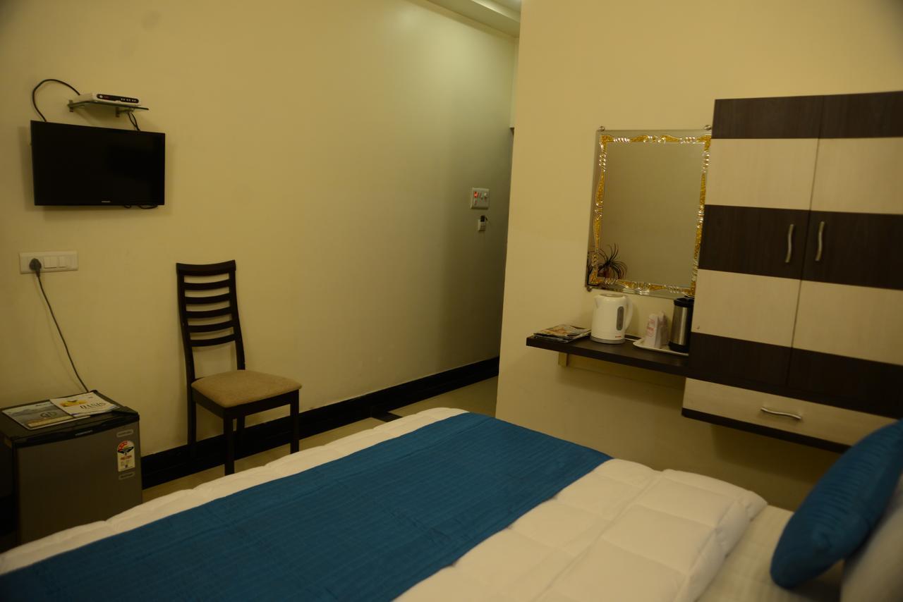 Divine Destination Hotel Varanasi Exterior foto