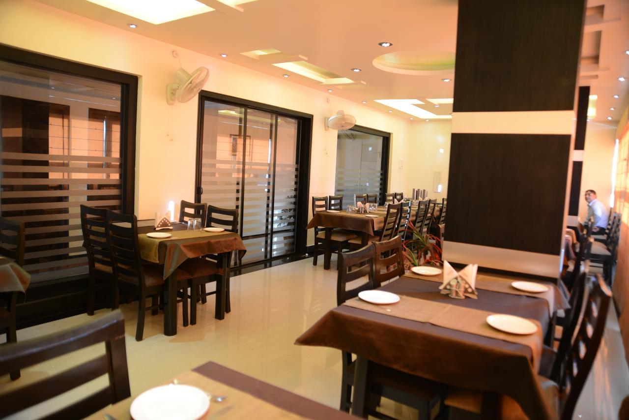 Divine Destination Hotel Varanasi Exterior foto