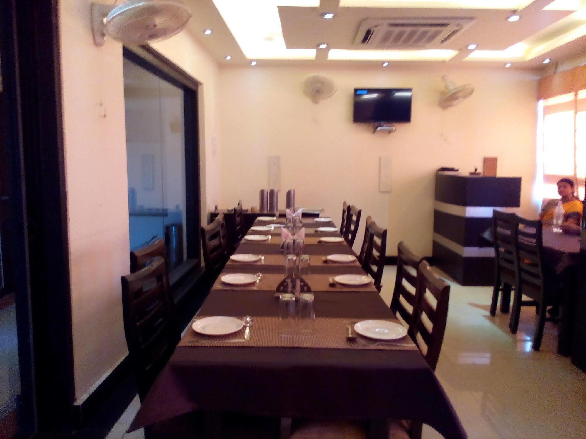 Divine Destination Hotel Varanasi Exterior foto