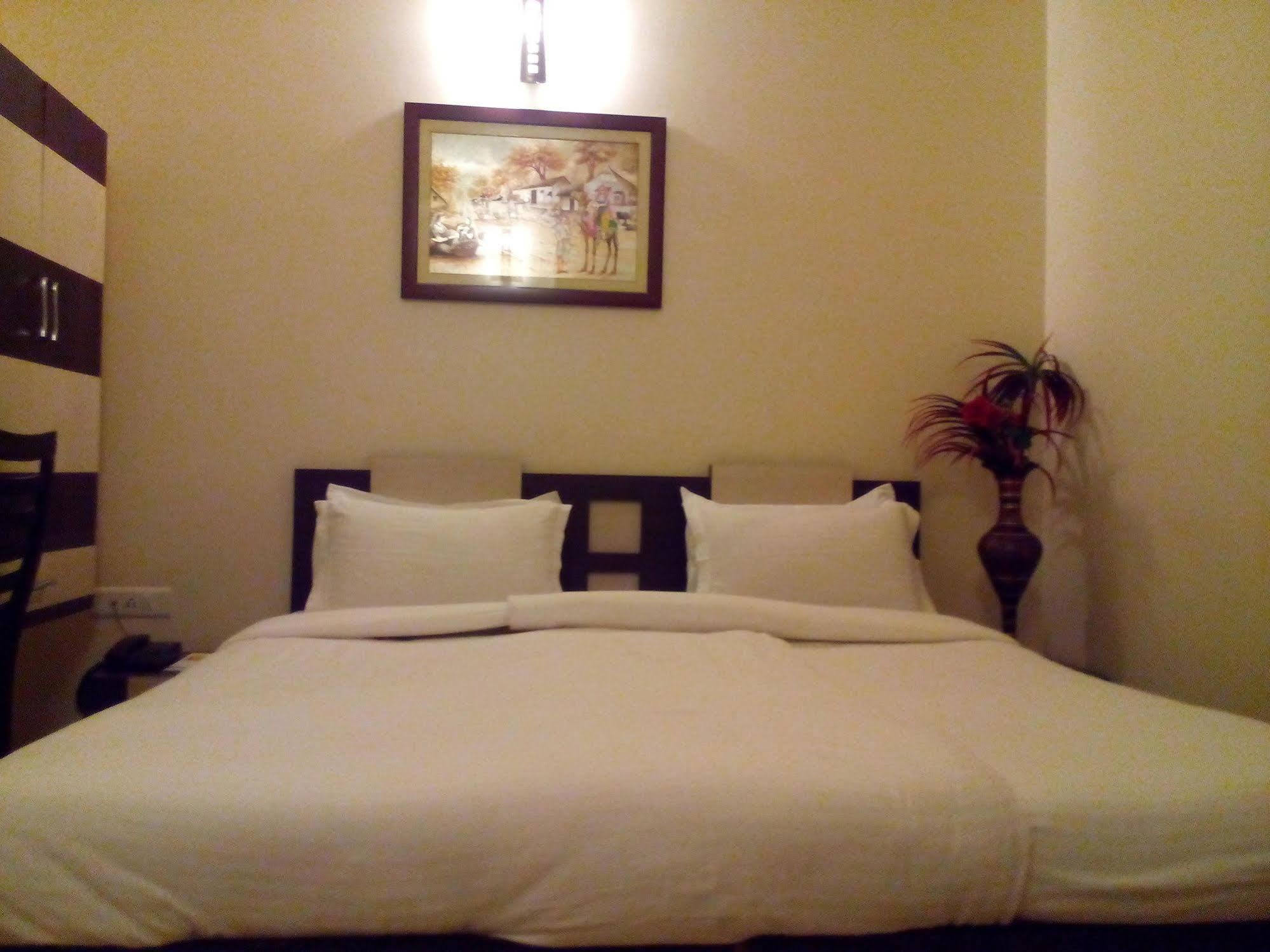 Divine Destination Hotel Varanasi Exterior foto