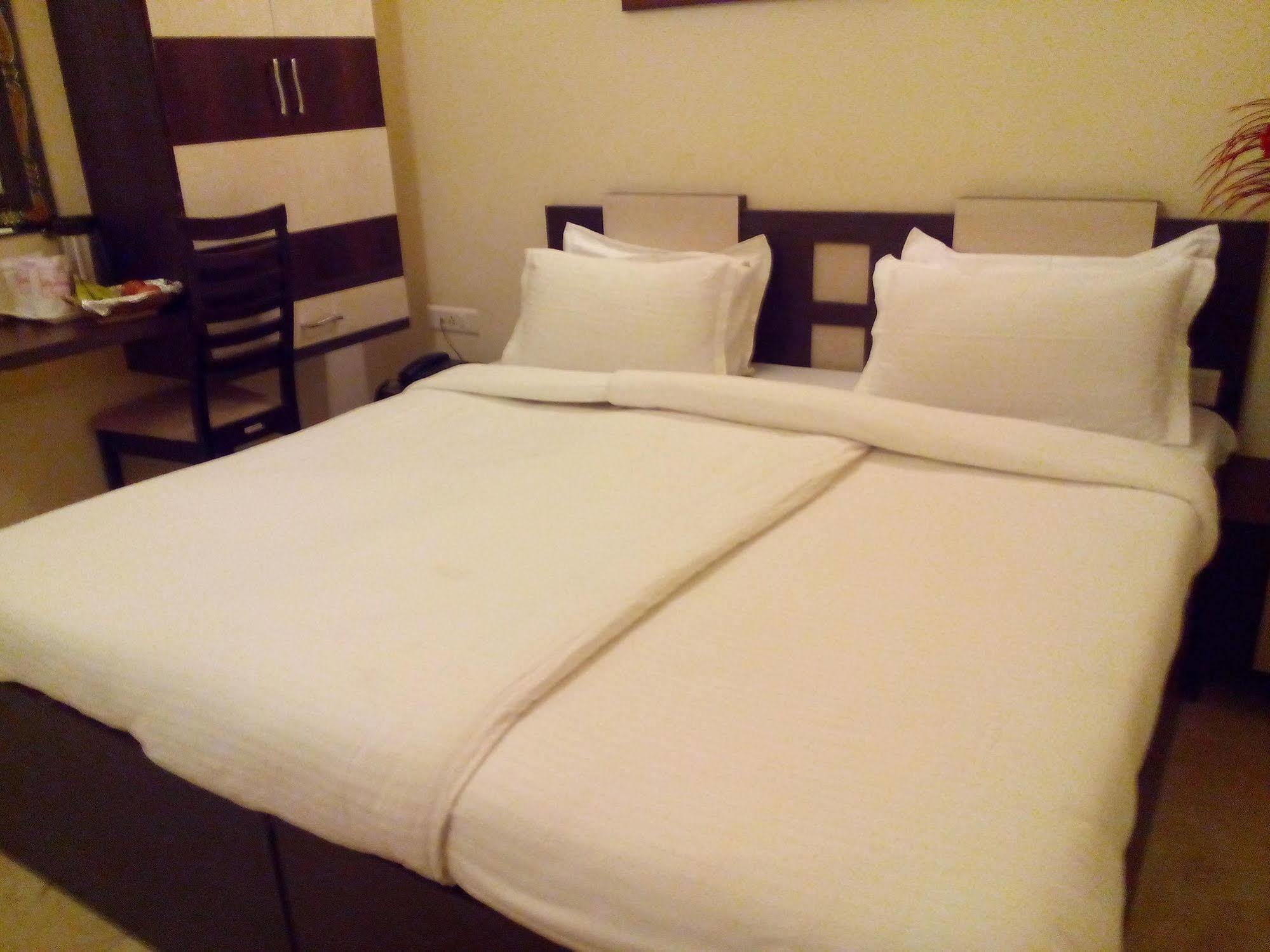 Divine Destination Hotel Varanasi Exterior foto