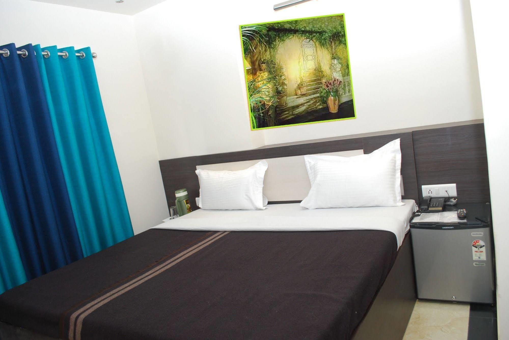 Divine Destination Hotel Varanasi Exterior foto