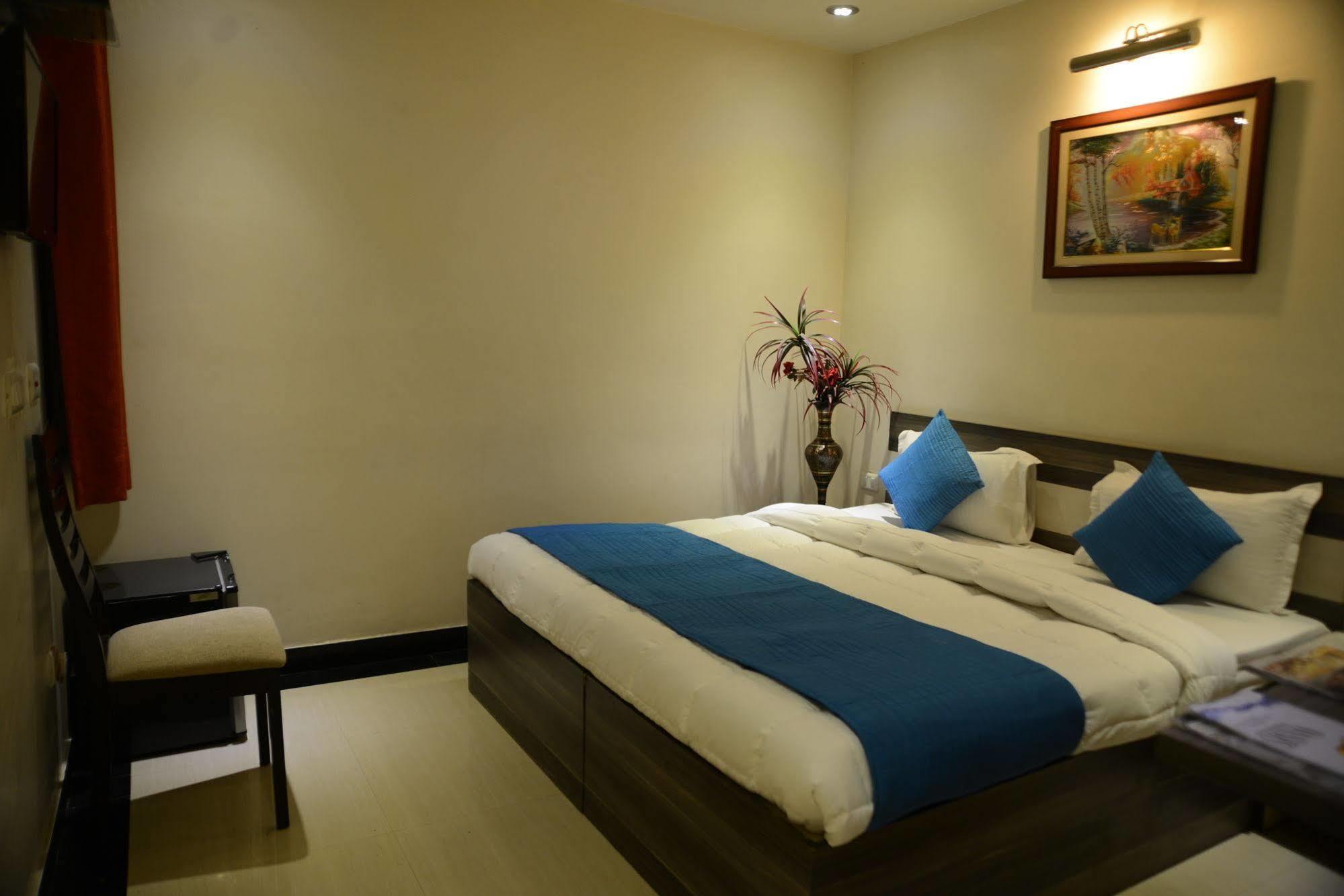 Divine Destination Hotel Varanasi Exterior foto