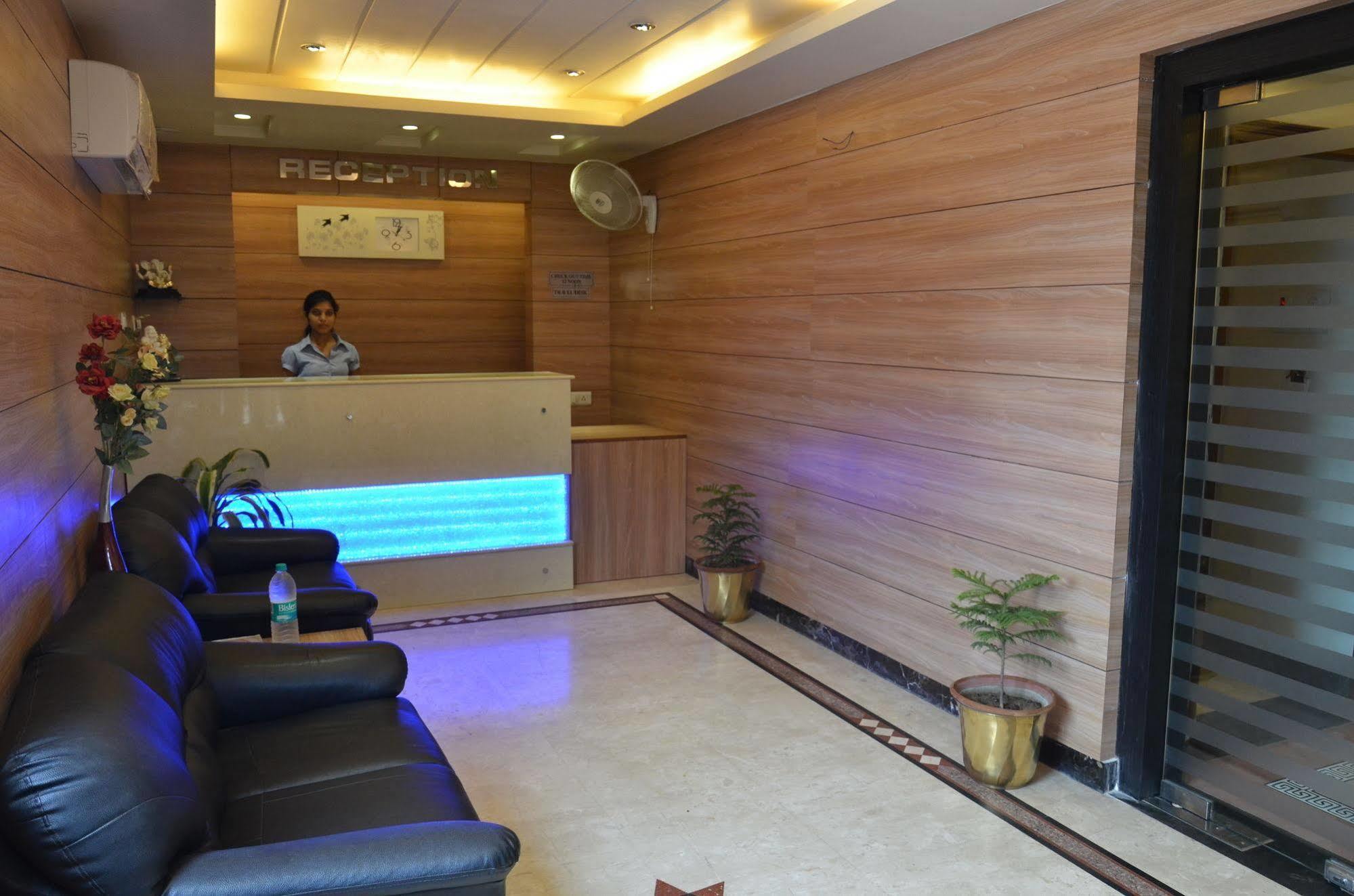 Divine Destination Hotel Varanasi Exterior foto